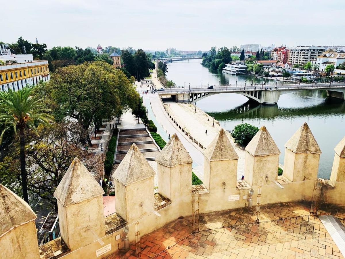 Apartamento Puerta Carmona Sevilla Bagian luar foto