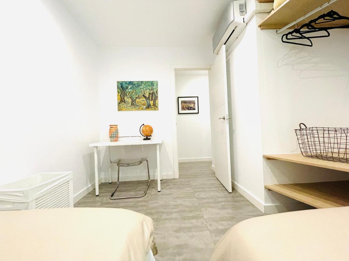 Apartamento Puerta Carmona Apartment Sevilla Bagian luar foto