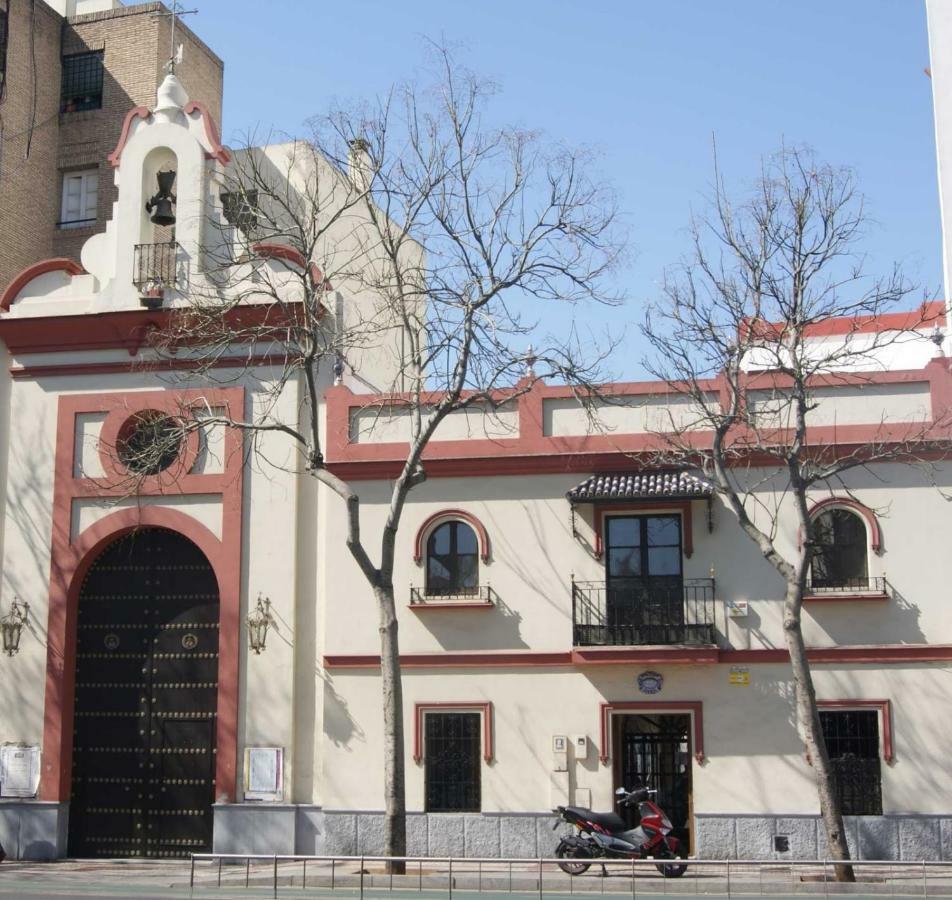 Apartamento Puerta Carmona Sevilla Bagian luar foto
